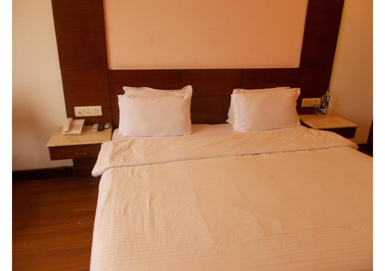 The Imperial Square Hotel Mussoorie Buitenkant foto